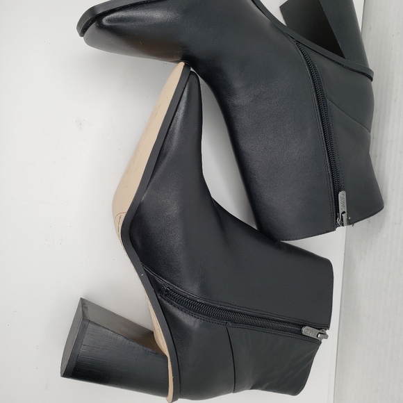 Sarto Vallah Black Leather Square Toe Booties - Picture 6 of 11